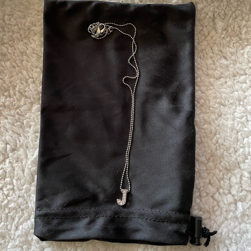Silver tone necklace